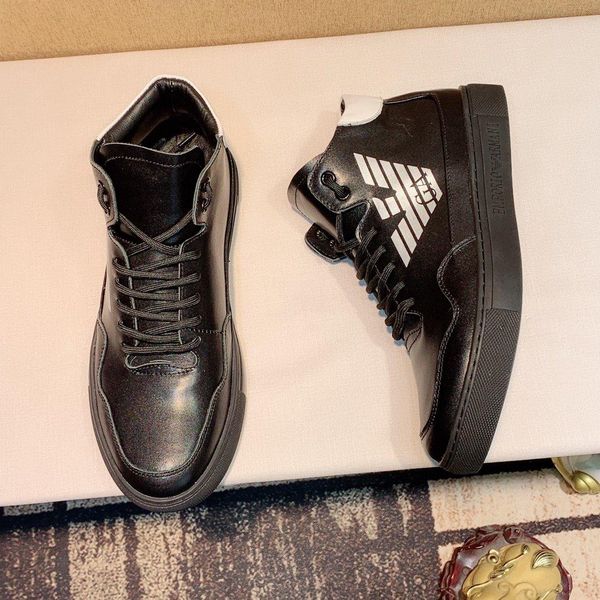 2020r fashion high-end leather men's shoes high to help comfortable casual shoes, fashion wild outdoor sports shoes, original box packa
2020r fashion high-end leather men's shoes high to help comfortable casual shoes, fashion wild outdoor sports shoes, original box packa