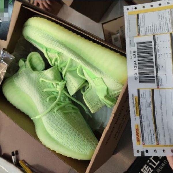 womens trainers cloud white black static reflective men women running shoes gid glow zebra clay hyperspace kanye west sport sneakers
womens trainers cloud white black static reflective men women running shoes gid glow zebra clay hyperspace kanye west sport sneakers