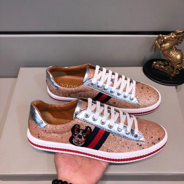 2019i нового вышитый узор пчела кожаные белые туфли, тенденция дикие плоскодонные кроссовки, удобные ботинки первоначально упаковывать короб, Black 
2019i нового вышитый узор пчела кожаные белые туфли, тенденция дикие плоскодонные кроссовки, удобные ботинки первоначально упаковывать короб, Black