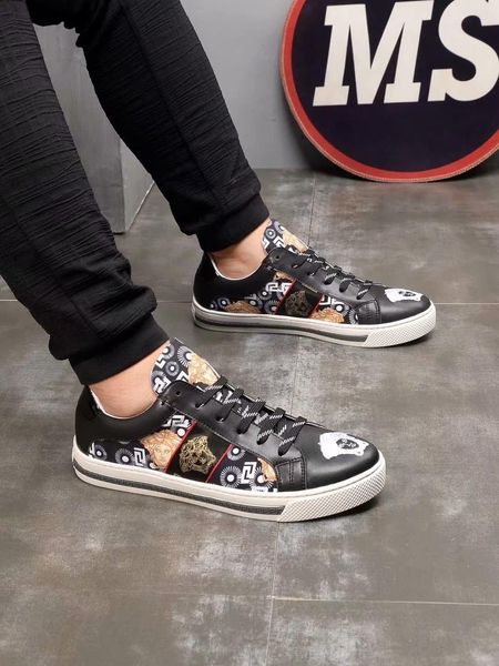 2020-2019k luxury designer studded spikes sneakers men women casual shoes black party lovers rhinestones leather spikes glitter red bottom
2020-2019k luxury designer studded spikes sneakers men women casual shoes black party lovers rhinestones leather spikes glitter red bottom