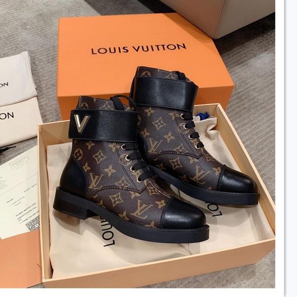 30 designer luxury casual fashion short boots, outdoor casual travel shoes, fast delivery, original box, Black
30 designer luxury casual fashion short boots, outdoor casual travel shoes, fast delivery, original box, Black