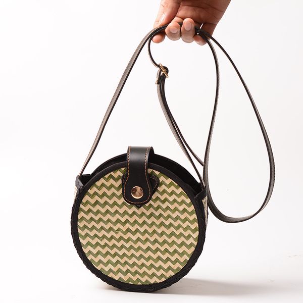 women bali new round square bamboo bag mini small shoulder bag for women retro hand-woven straw handbag boho beach messenger
women bali new round square bamboo bag mini small shoulder bag for women retro hand-woven straw handbag boho beach messenger