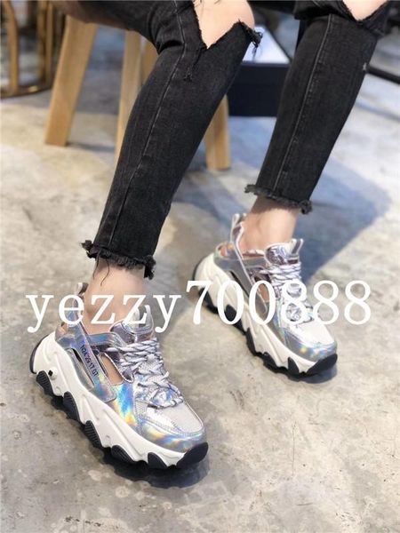 лето 2020 новых высококачественные дорогие дамы мод полой повседневная обувь на открытую воздух на велосипед спортивной обуви мода случайног, Black;red
лето 2020 новых высококачественные дорогие дамы мод полой повседневная обувь на открытую воздух на велосипед спортивной обуви мода случайног, Black;red