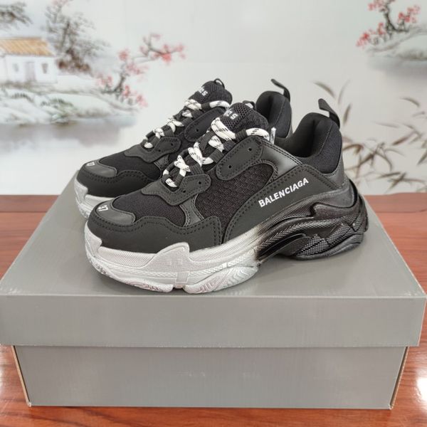 2020lz designer designs new leisure and entertainment hiking shoes, outdoor jungle adventure shoes, original packaging and box delivery, Black
2020lz designer designs new leisure and entertainment hiking shoes, outdoor jungle adventure shoes, original packaging and box delivery, Black