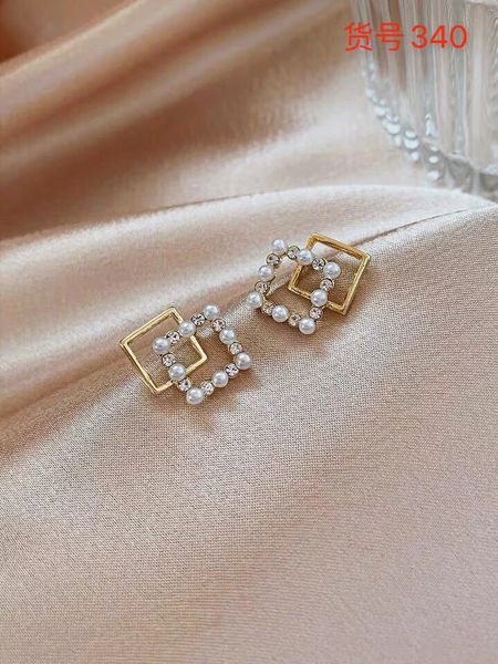 мода серьги золотой колос stud must-аксессуаров для симпатичных девушек серьги для молодых дам для оптовой продажи, Golden
мода серьги золотой колос stud must-аксессуаров для симпатичных девушек серьги для молодых дам для оптовой продажи, Golden
