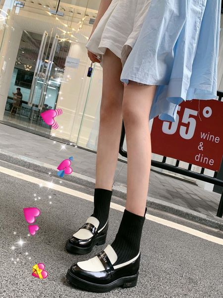 2019y new elastic stockings boots female leather wild flat single boot lok fu small shoes, original box packaging, size: 36-41
2019y new elastic stockings boots female leather wild flat single boot lok fu small shoes, original box packaging, size: 36-41
