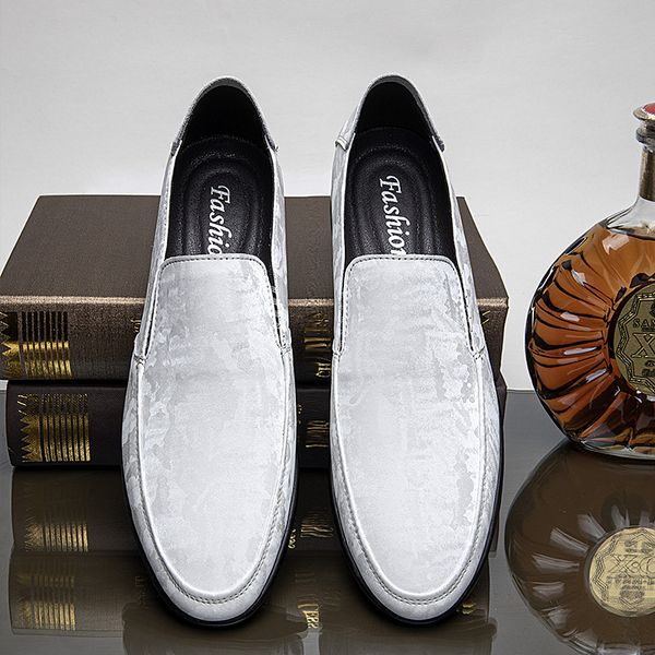 new trend handmade men casual shoes black loafers men shoes designer flats footwear for mens anti-slippery leather man lazy shoe
new trend handmade men casual shoes black loafers men shoes designer flats footwear for mens anti-slippery leather man lazy shoe
