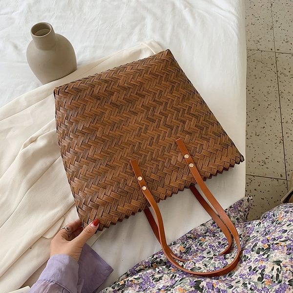 fashion summer female travel straw bag beach shoulder bag handbag handmade cowhide leather knitting basket large casual totes
fashion summer female travel straw bag beach shoulder bag handbag handmade cowhide leather knitting basket large casual totes