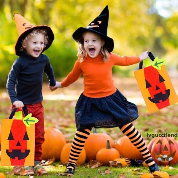 new children trick candy bag with handle cute cartoon pattern cloth felt portable storage bag for halloween festival party favor
new children trick candy bag with handle cute cartoon pattern cloth felt portable storage bag for halloween festival party favor