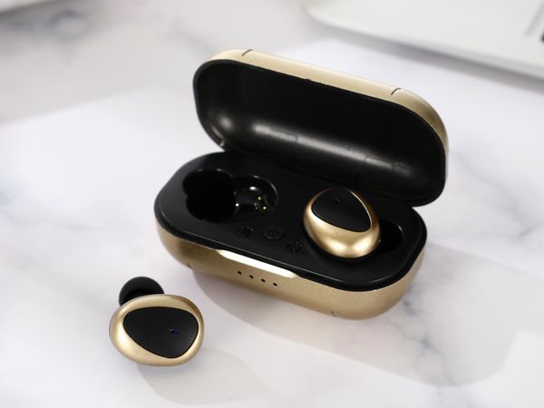 c330 tws wireless bluetooth 5.0 headphone sports earbuds 4d stereo earphones hifi bass binaural call waterproof headsets with charging box
c330 tws wireless bluetooth 5.0 headphone sports earbuds 4d stereo earphones hifi bass binaural call waterproof headsets with charging box