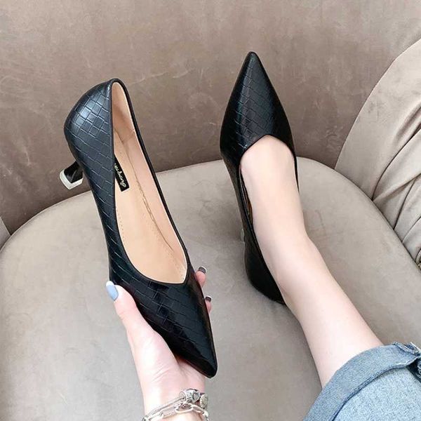 french stiletto stiletto for women, 5cm black pointed braided professional single shoe, middle heel, shallow mouth soft leather
french stiletto stiletto for women, 5cm black pointed braided professional single shoe, middle heel, shallow mouth soft leather