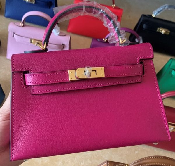 whosale handmade 19cm fuchsia lamb skin design mini handbag,wax thread, have both gold and silver hardware,contact me for details
whosale handmade 19cm fuchsia lamb skin design mini handbag,wax thread, have both gold and silver hardware,contact me for details