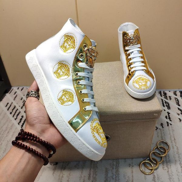 2020y fashion leather high to help comfortable casual shoes, fashion wild men's booties, original box packaging, size: 38
2020y fashion leather high to help comfortable casual shoes, fashion wild men's booties, original box packaging, size: 38
