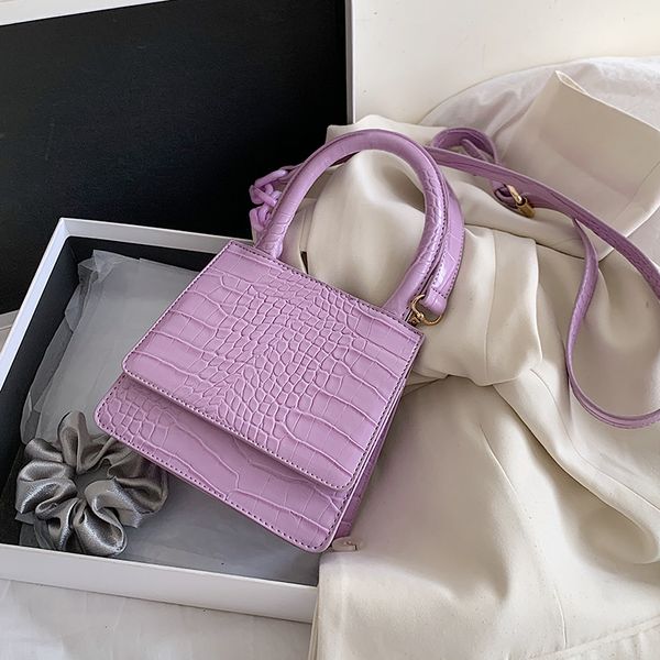 crocodile pattern mini chain design pu leather crossbody bags for women 2020 fashion shoulder handbags female travel totes
crocodile pattern mini chain design pu leather crossbody bags for women 2020 fashion shoulder handbags female travel totes