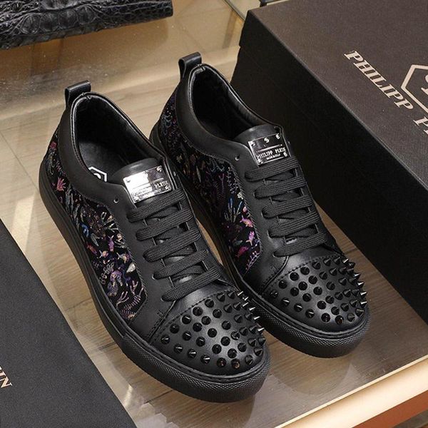 luxury studs men 's shoes fast delivery new arrival low casual lightweight lace -up shoes with origin box zapatos de moda para hom
luxury studs men 's shoes fast delivery new arrival low casual lightweight lace -up shoes with origin box zapatos de moda para hom