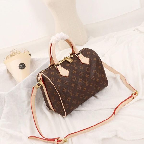 роскошная женская плеча сумки crossbody сумка высокого качества sac bandouli ere кожаные сумки top handle tote crossbody сумки
роскошная женская плеча сумки crossbody сумка высокого качества sac bandouli ere кожаные сумки top handle tote crossbody сумки