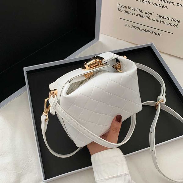 quality pu leather luxury handbags women bags designer female croosbody bags for women small casual tote ladies hand bucket
quality pu leather luxury handbags women bags designer female croosbody bags for women small casual tote ladies hand bucket