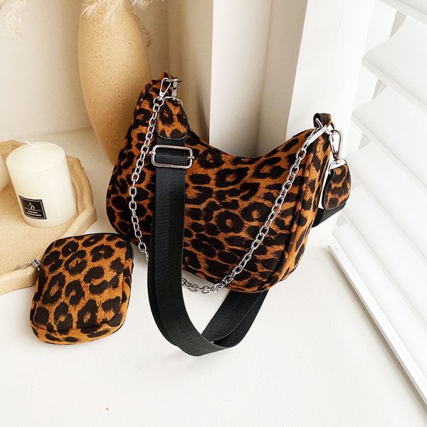 женщины нейлон плеча сумки повелительницы винтажная сумка роскошный дизайн повседневный черный малый crossbody сумка набор для женщин
женщины нейлон плеча сумки повелительницы винтажная сумка роскошный дизайн повседневный черный малый crossbody сумка набор для женщин