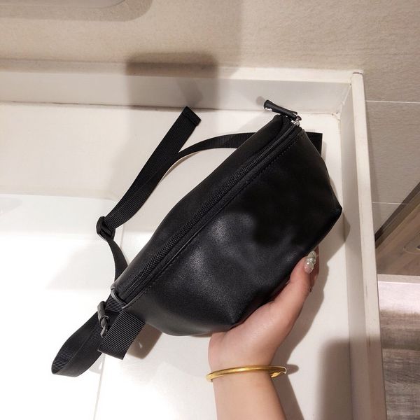 many stars carry this style bag. 2020retro lingge chain big tassel handbags women shoulder bags pu leather crossbody bag large tot
many stars carry this style bag. 2020retro lingge chain big tassel handbags women shoulder bags pu leather crossbody bag large tot