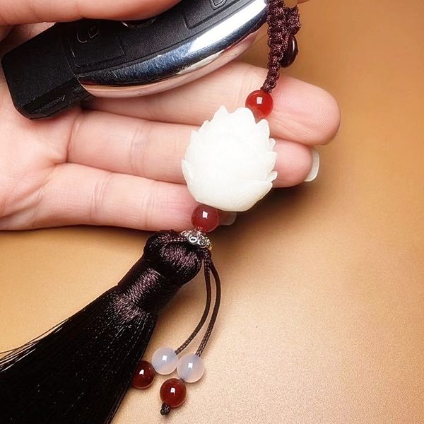 mesa crystal natural agate agate key chain key chain bodhi root lotus car bag hanging three options, Silver
mesa crystal natural agate agate key chain key chain bodhi root lotus car bag hanging three options, Silver