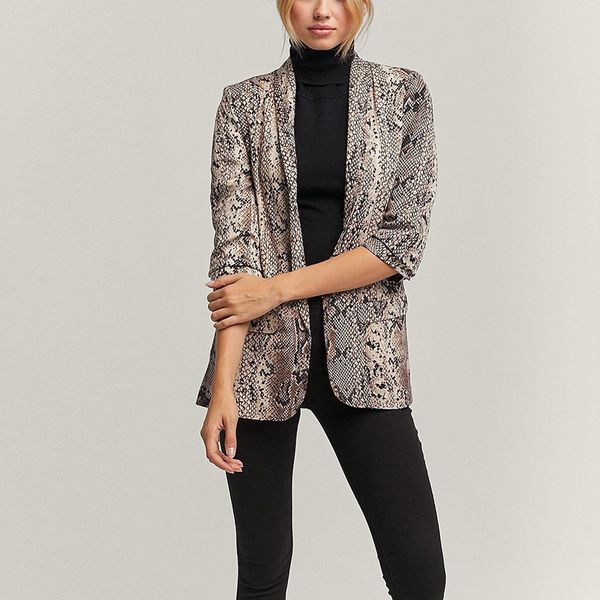 autumn fashion animals stripes blazer women v neck cardigan suit casual office street blazer coat female jacket xb8607, White;black
autumn fashion animals stripes blazer women v neck cardigan suit casual office street blazer coat female jacket xb8607, White;black