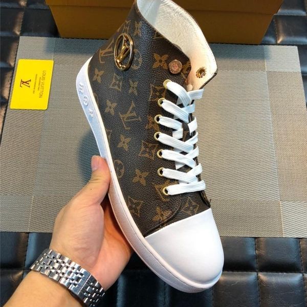2020qz new luxury men's casual fashion sneakers for sale, outdoor travel, sports laces, original box, fast delivery, Black
2020qz new luxury men's casual fashion sneakers for sale, outdoor travel, sports laces, original box, fast delivery, Black