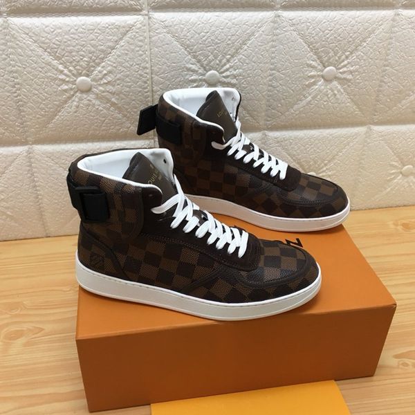 115 high-quality men's designer casual sports shoes trendy brand outdoor casual shoes, fast delivery in the original box, Black
115 high-quality men's designer casual sports shoes trendy brand outdoor casual shoes, fast delivery in the original box, Black