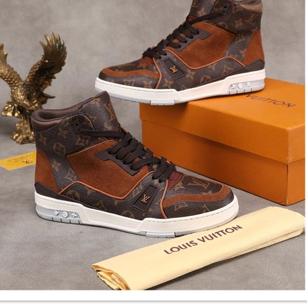 110 men's designer casual sports shoes, luxury trendy travel casual shoes, sports shoes. fast delivery in original box packaging, Black
110 men's designer casual sports shoes, luxury trendy travel casual shoes, sports shoes. fast delivery in original box packaging, Black