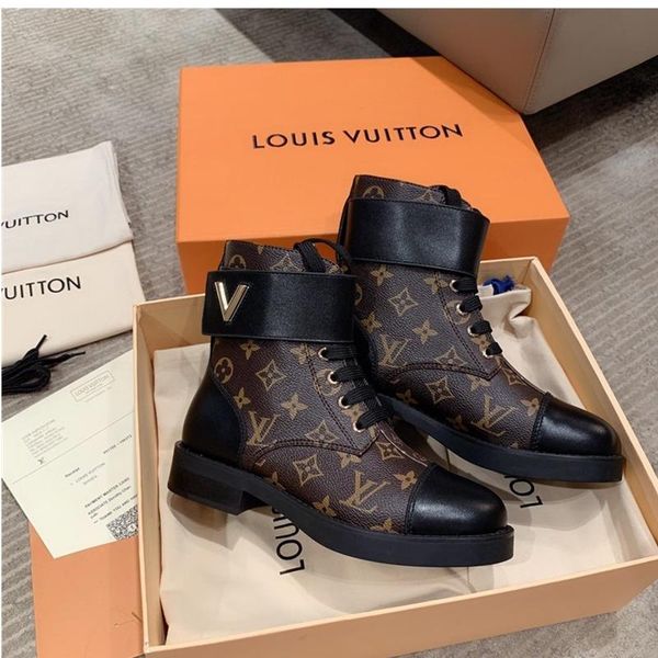 04 designer luxury casual fashion short boots, outdoor casual travel shoes, fast delivery, original box, Black
04 designer luxury casual fashion short boots, outdoor casual travel shoes, fast delivery, original box, Black