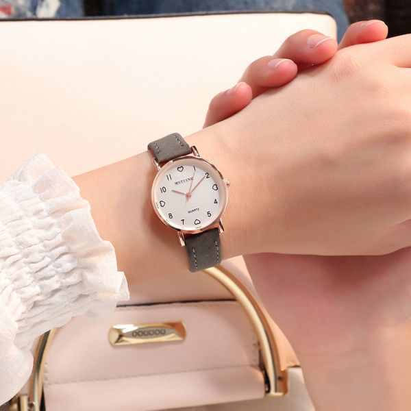 2020 new women watches simple vintage small dial watch sweet leather strap outdoor sports wrist clock gift high quality, Slivery;brown
2020 new women watches simple vintage small dial watch sweet leather strap outdoor sports wrist clock gift high quality, Slivery;brown