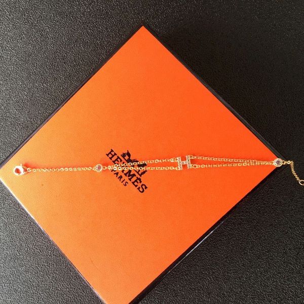 2020 designer classic h bracelet simple and stylish design temperament goddess must, Golden;silver
2020 designer classic h bracelet simple and stylish design temperament goddess must, Golden;silver