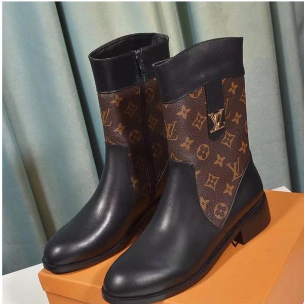 2020wo new ladies casual fashion short boots luxury ladies travel party shoes, leather material fast delivery original box packaging, Black
2020wo new ladies casual fashion short boots luxury ladies travel party shoes, leather material fast delivery original box packaging, Black