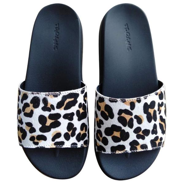 girls' summer leather slippers leopard casual sandals, Black;red
girls' summer leather slippers leopard casual sandals, Black;red