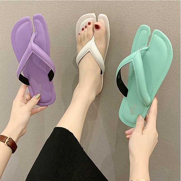 2020 candy color non-slip toe slippers summer new fashion seaside beach shoes flat comfortable casual women sandals, Black
2020 candy color non-slip toe slippers summer new fashion seaside beach shoes flat comfortable casual women sandals, Black