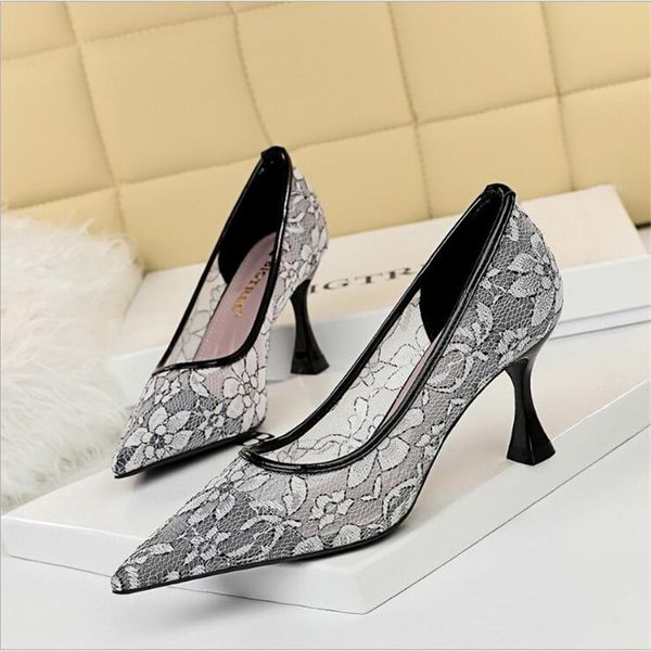 bigtree марка каблуки насосы cat heel заостренной головой ретикуло lace выдолбленные женская обувь мода сексуальная женщина насосы, Black
bigtree марка каблуки насосы cat heel заостренной головой ретикуло lace выдолбленные женская обувь мода сексуальная женщина насосы, Black
