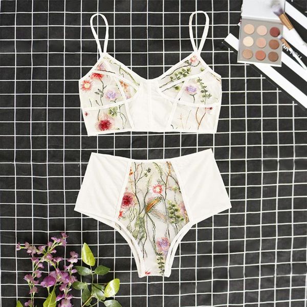 bras sets women embroidered lace underwear set fashion seamless wireless floral lingerie soutien gorge femme 2021, Red;black
bras sets women embroidered lace underwear set fashion seamless wireless floral lingerie soutien gorge femme 2021, Red;black