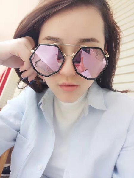 fashion square sunglasses size:59-17-140 couple models from men classic uv protection round frame classic, White;black
fashion square sunglasses size:59-17-140 couple models from men classic uv protection round frame classic, White;black