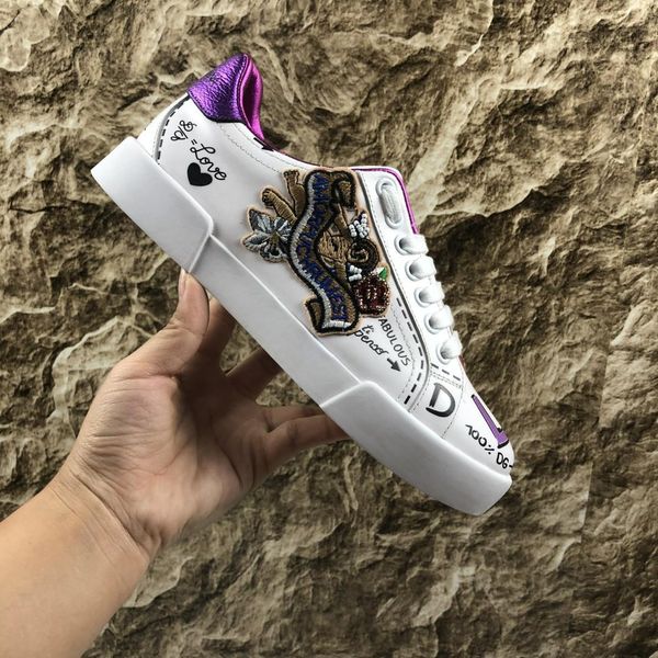 2020w new trend leather casual shoes men and women comfortable sneakers fashion wild party couple shoes, size 35-45, Black
2020w new trend leather casual shoes men and women comfortable sneakers fashion wild party couple shoes, size 35-45, Black