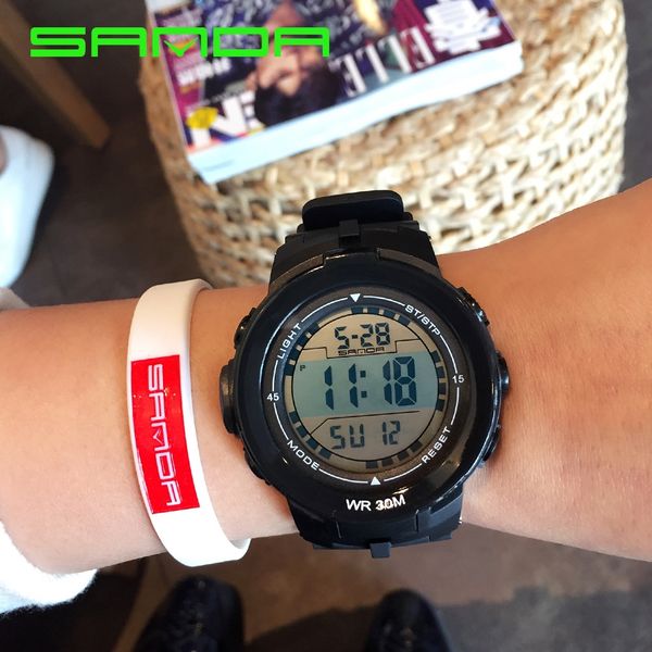 sanda men's outdoor sports treadmill multi-function luminous waterproof student electronic outdoor sports luminous watch watch, Blue
sanda men's outdoor sports treadmill multi-function luminous waterproof student electronic outdoor sports luminous watch watch, Blue