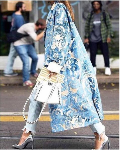 autumn and winter new fashion folding collar single row button printing long sleeve button coat women's coat coat, Black
autumn and winter new fashion folding collar single row button printing long sleeve button coat women's coat coat, Black