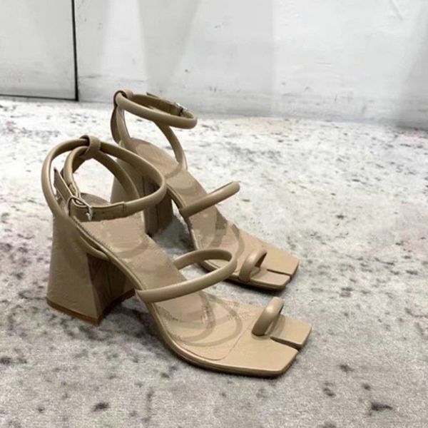 2020 split-toe sandals with thick heels and high-heeled women's retro square head shoes clip toe sandals, Black
2020 split-toe sandals with thick heels and high-heeled women's retro square head shoes clip toe sandals, Black