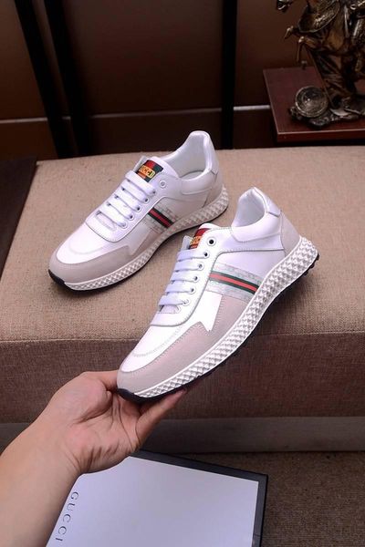 2020x limited edition custom bee letter embroidery low-wild casual men's sports shoes, high-end fashion sports shoes, size: 38-45, Black
2020x limited edition custom bee letter embroidery low-wild casual men's sports shoes, high-end fashion sports shoes, size: 38-45, Black