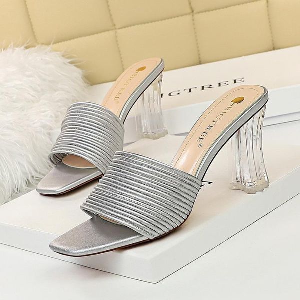 bigtree 2020 new summer women mules slippers high square heels solid crystal ladies women shoes black outside slides
bigtree 2020 new summer women mules slippers high square heels solid crystal ladies women shoes black outside slides