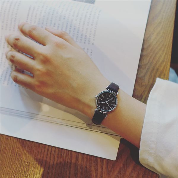 exquisite small simple women dress watches retro leather female clock bgg brand women's fashion mini design wristwatches clock, Slivery;brown
exquisite small simple women dress watches retro leather female clock bgg brand women's fashion mini design wristwatches clock, Slivery;brown