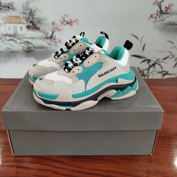2020ui designer to create casual and comfortable all-match sports shoes, travel shoes outsole non-slip design with original box delivery, Black
2020ui designer to create casual and comfortable all-match sports shoes, travel shoes outsole non-slip design with original box delivery, Black