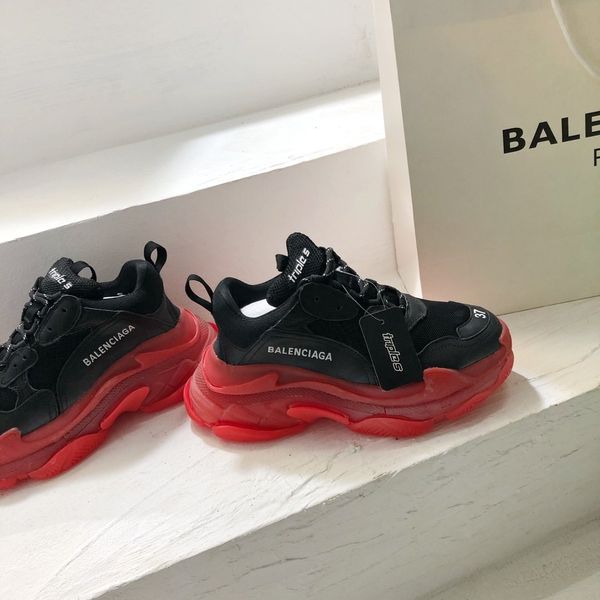 luxury designer fq triple s clear sole sneakers for men and women leather cushion thick-soled sneakers high-quality casual shoes
luxury designer fq triple s clear sole sneakers for men and women leather cushion thick-soled sneakers high-quality casual shoes