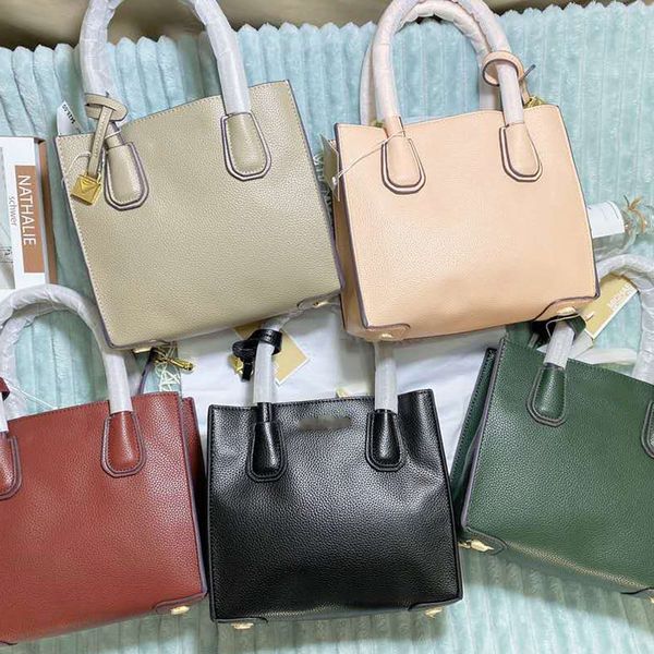 shoulder bags women vintage handbag classic letter purse pu leather tote large capacity interior zipper pocket wallets
shoulder bags women vintage handbag classic letter purse pu leather tote large capacity interior zipper pocket wallets