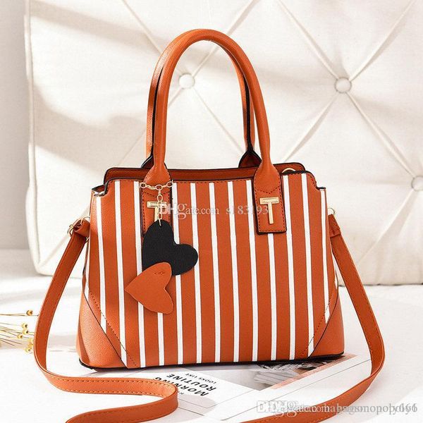 2019 brand fashion luxury designer bags high capacity shoulder bags fashion plaid pu designer handbags crossbody bag
2019 brand fashion luxury designer bags high capacity shoulder bags fashion plaid pu designer handbags crossbody bag