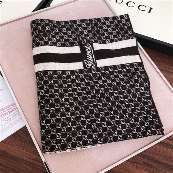 2020 designer scarf fashion men and women wear autumn/winter comfortable warm plaid striped scarf 30*180, Blue;gray
2020 designer scarf fashion men and women wear autumn/winter comfortable warm plaid striped scarf 30*180, Blue;gray