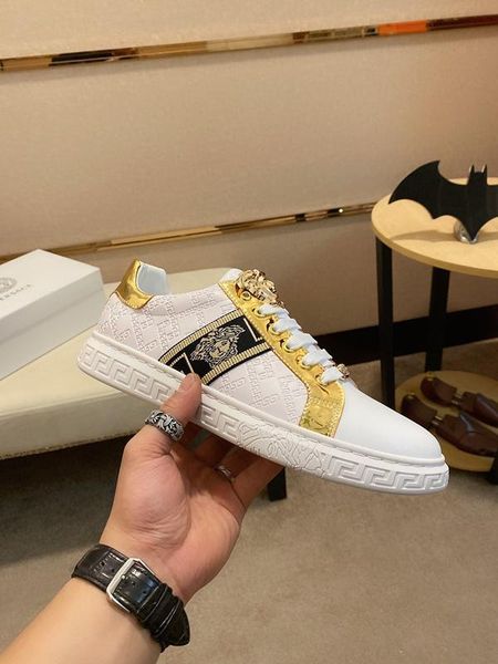 2020g luxury men's medusa printed low-casual tide shoes, high-quality fashion catwalk shoes outdoor sports shoes, size: 38-451, Black
2020g luxury men's medusa printed low-casual tide shoes, high-quality fashion catwalk shoes outdoor sports shoes, size: 38-451, Black